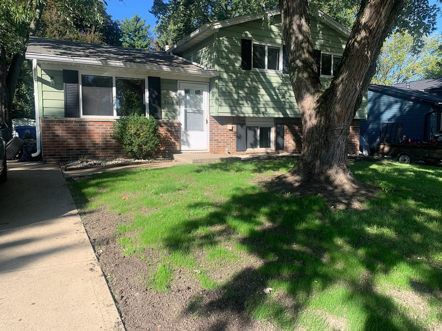 3 bed, 1454 sqft, $1,895 — Photo 1