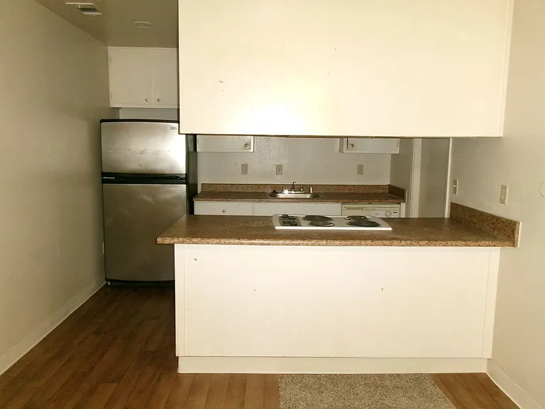 9404-9406 Lenox Pl — Photo 6