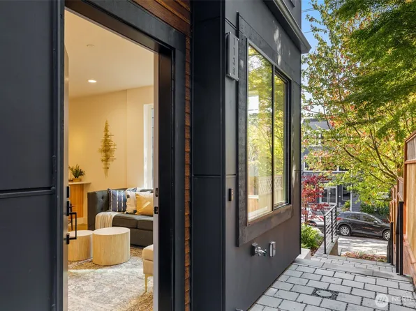 113 24th Avenue E #B, Seattle, WA 98112