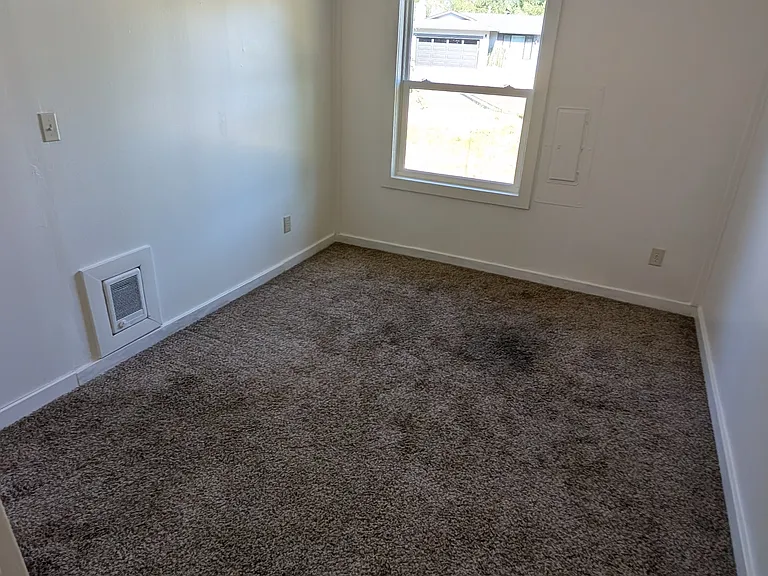 2399 SE Sedgwick Rd — Photo 14