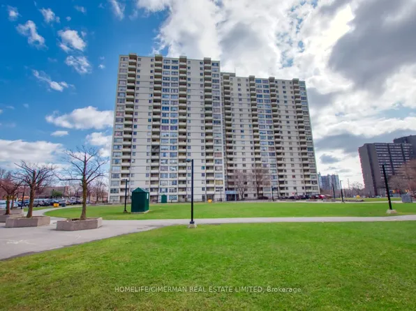 320 Dixon Rd Unit 1511, Toronto, ON M9R 1S8