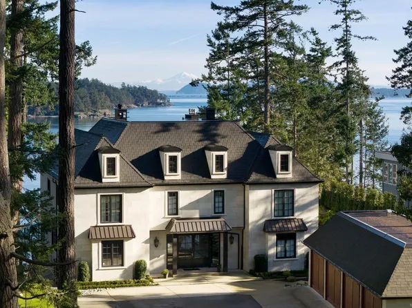 10865 Fernie Wynd Rd, North Saanich, BC V8L 5H8