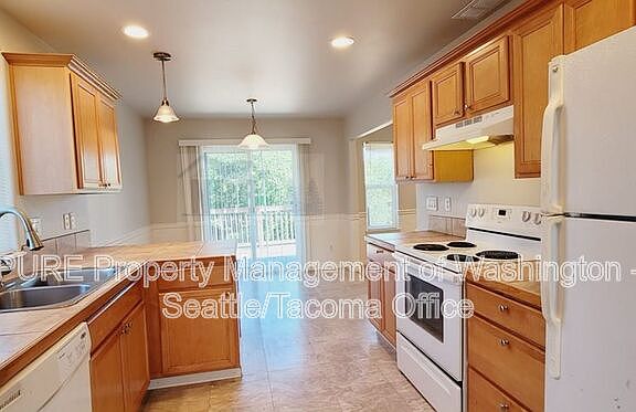 2nd image of 635 27th St SE