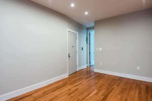 Rented by Nooklyn NYC LLC | media 49