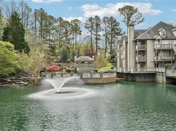 1006 Mill Pond Dr SE, Smyrna, GA 30082