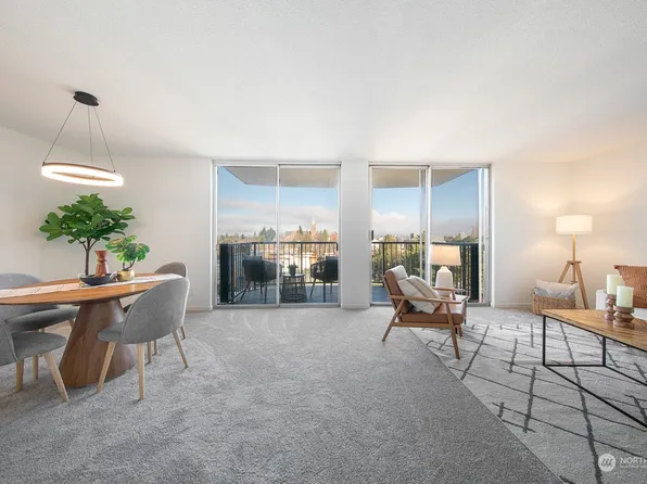 4540 8th Avenue NE #805, Seattle, WA 98105