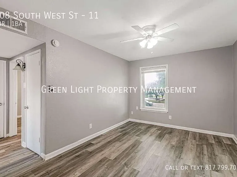 308 S West St #11 — Photo 4