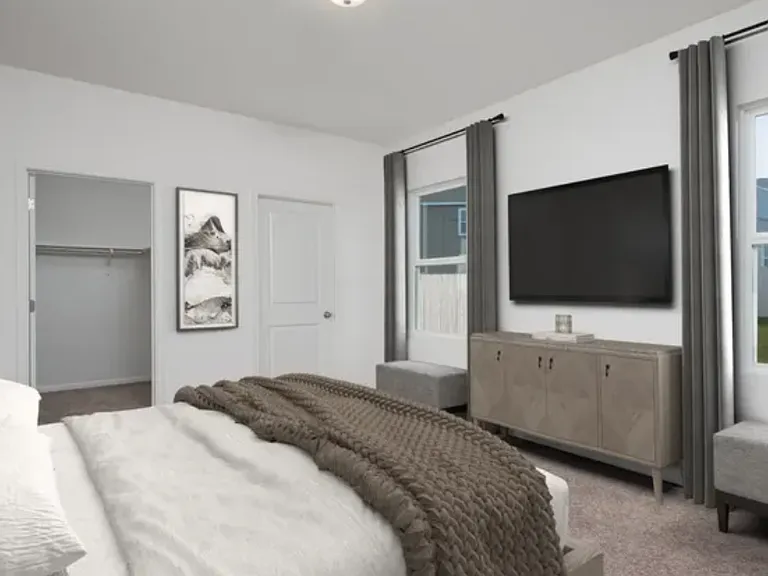 2105 Burnwood St — Photo 6