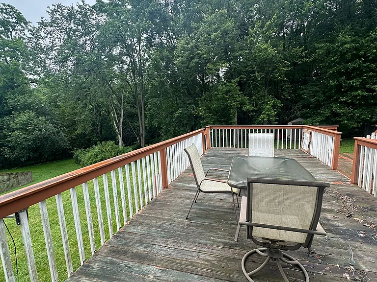 44 Clinton Dr — Photo 15