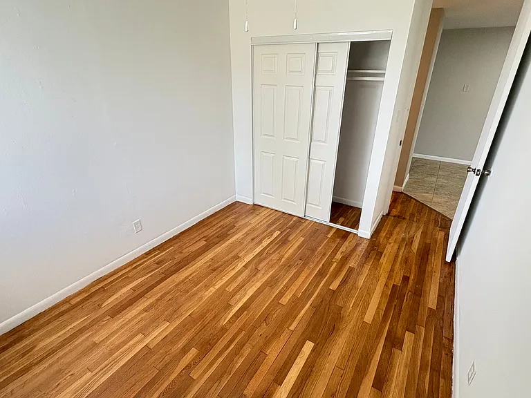 Marquette Apartments — Photo 15