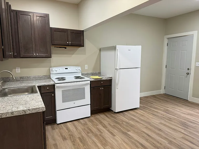 210 S Eaton St #4 — Photo 2