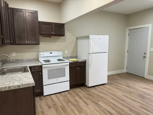 210 S Eaton St #4, Albion, MI 49224