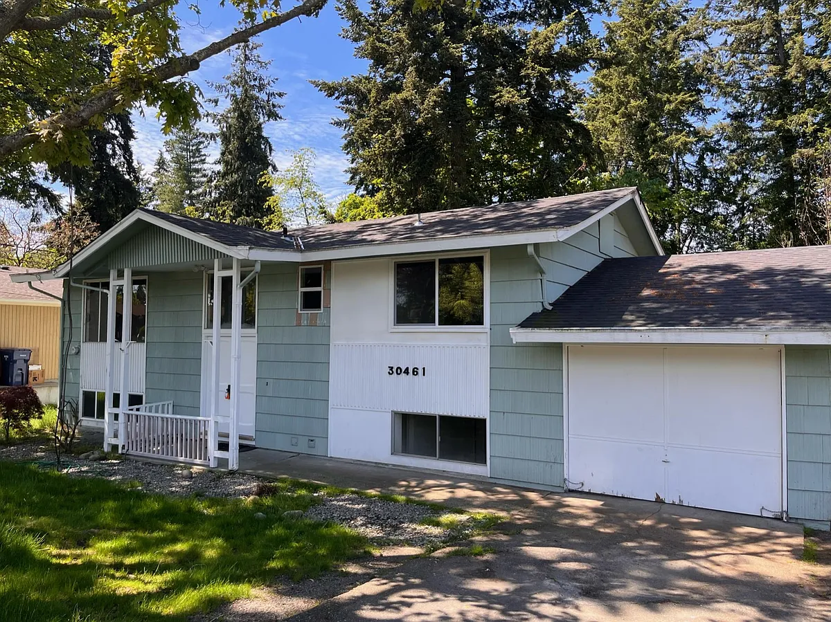 Building Photo - 30461 10th Ave S