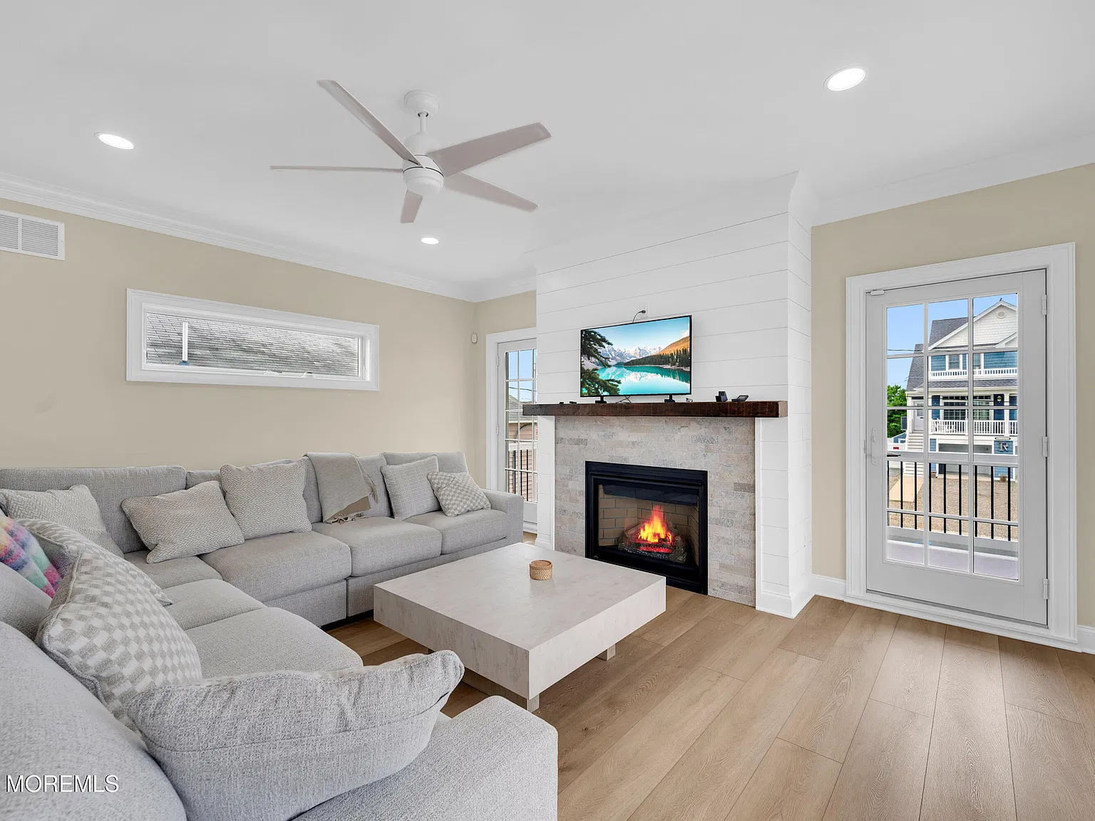 5 bed, 3.5 bath, 3400 sqft, $9,500 — Photo 4
