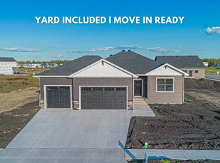 5873 Ellis Dr W, West Fargo, ND