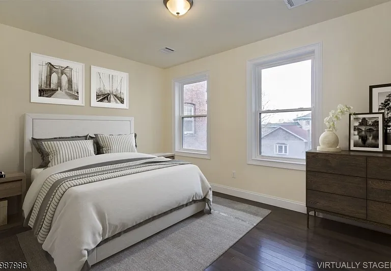 90 Clinton Ave — Photo 8