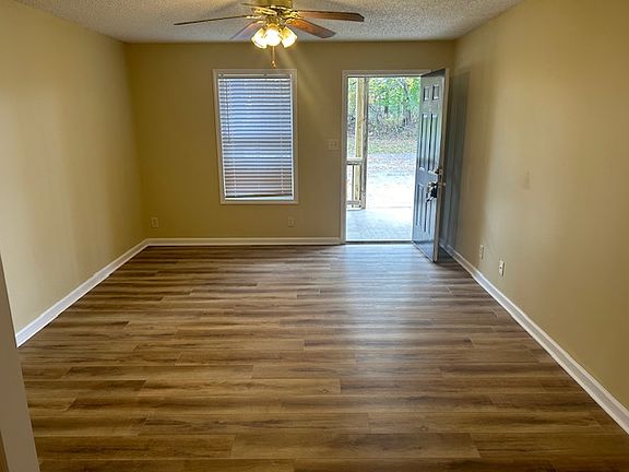 4th image of 2821 Cobalt Dr APT E