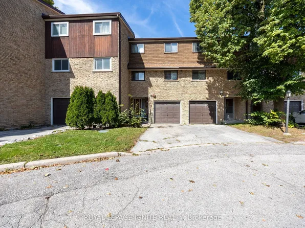 21 Rockwood Dr #4, Toronto, ON M1M 3M9