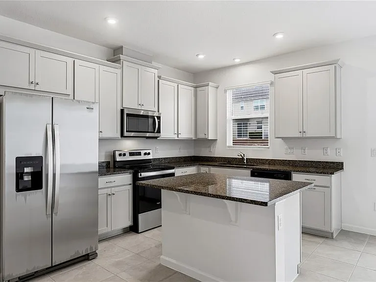 1124 Lakeshore Breeze Pl — Photo 3