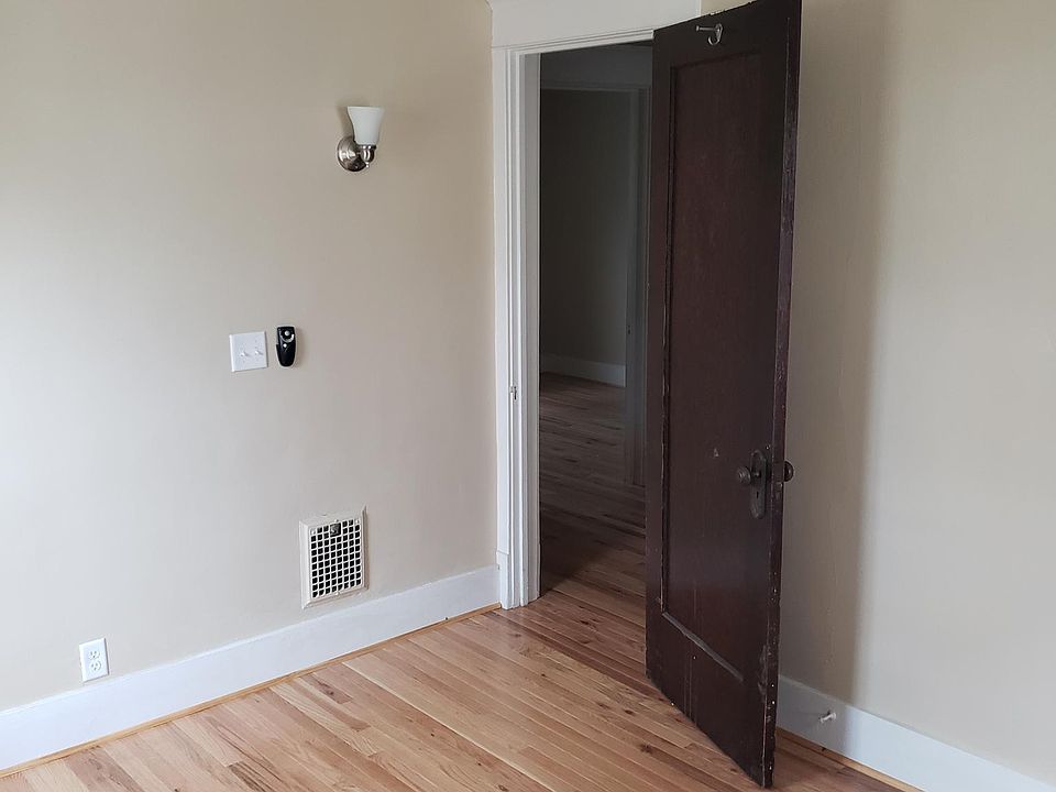 1st image of 145 Brunswick Blvd