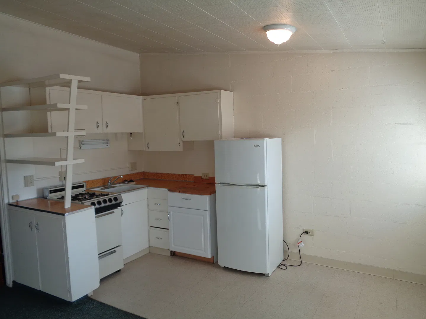428 Milton - 14 Units — Photo 3