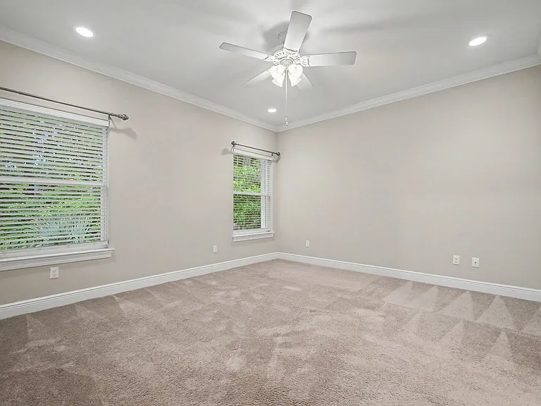 490 Soundview Ct — Photo 22