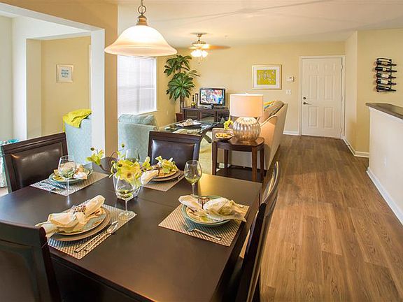 4th image of 3909 Reserve Dr APT 02223