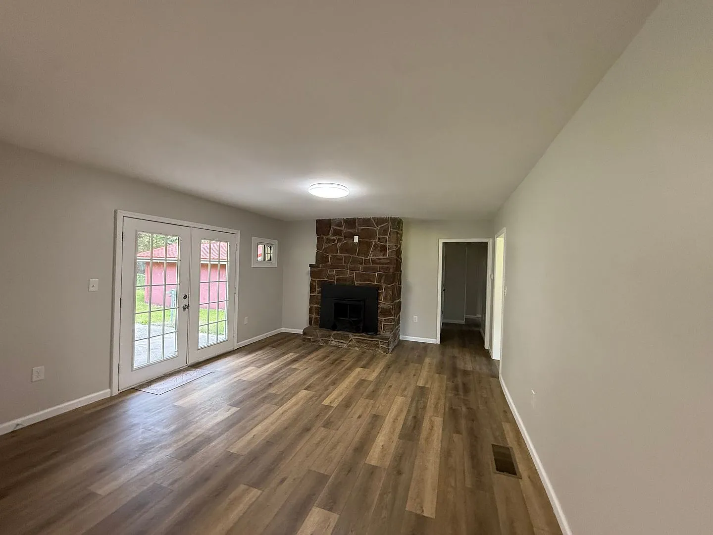 3 Bedroom, 2 Bathroom- House in Coosa! — Photo 3