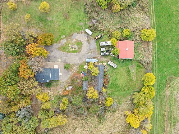 3rd image of 22549 Keystone Rd