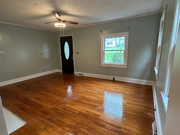 2nd image of 18 Alice Ave