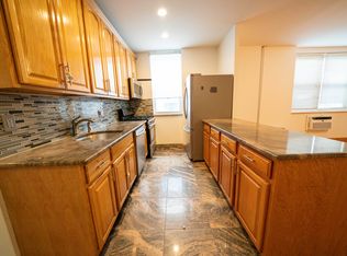 18-24 21st Dr #1R, Astoria, NY 11105