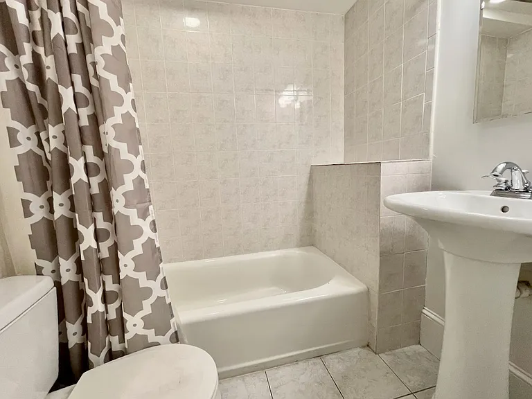 95 W Cedar St #1 — Photo 6
