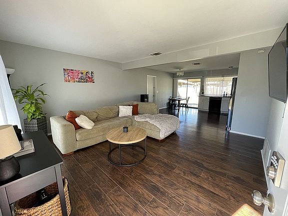 14x15 living room