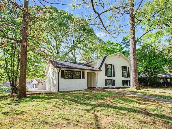 556 Roxbury Dr, Riverdale, GA 30274