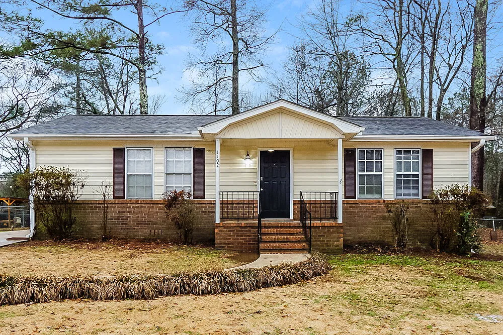 3 bed, 2.0 bath, 1308 sqft, $2,360 — Photo 1