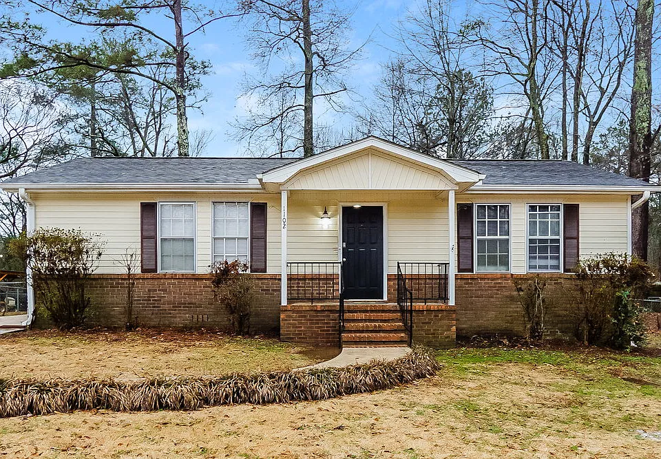 1102 Eagle Dr
