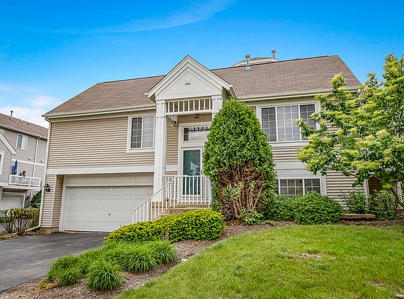 2nd image of 950 Mayfair Ct #6-1