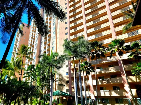 3054 Ala Poha Pl APT 908, Honolulu, HI 96818