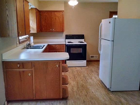 2nd image of 812 E Kirwin Ave