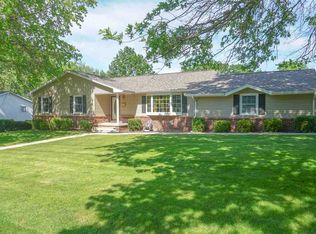 341 Longview Dr, Waterloo, IA 50701