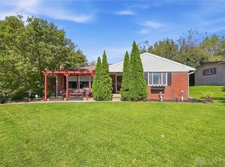 186 Meadow Ln, Springfield, OH 45505