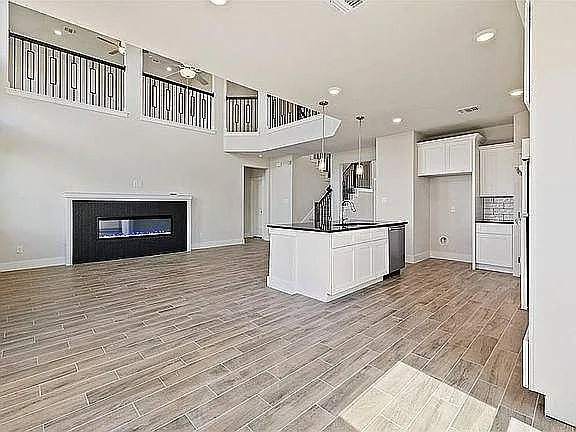 Open Floor Concept Living, Dining and Kitchen