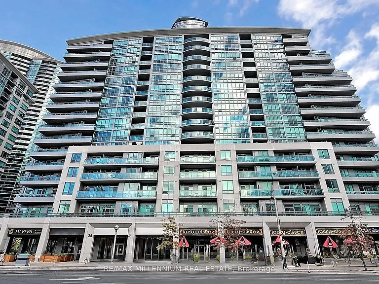 25 Lower Simcoe St #1508 — Photo 2
