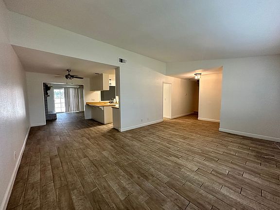 2nd image of 27049 Cypress St