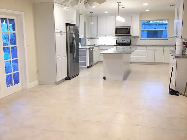 16037 SW 74th Pl — Photo 2