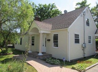 14 Woodlea Ave, Bay Shore, NY 11706