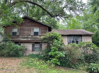 2550 Davidson Rd, Ocean Springs, MS 39564