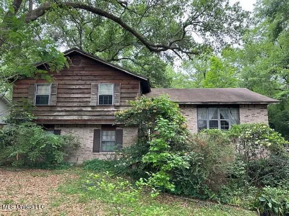 2550 Davidson Rd, Ocean Springs, MS 39564