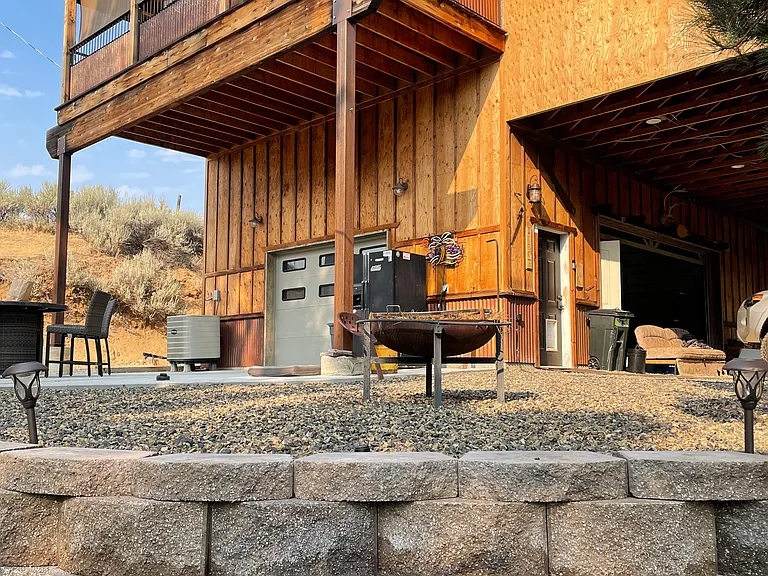 2080 Highway 21 — Photo 5