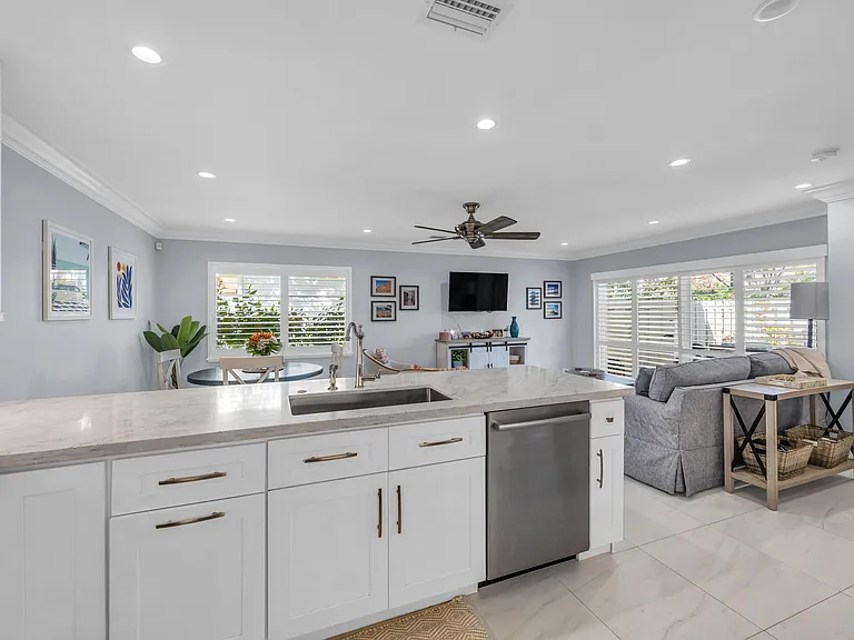 234 Seabreeze Cir — Photo 10